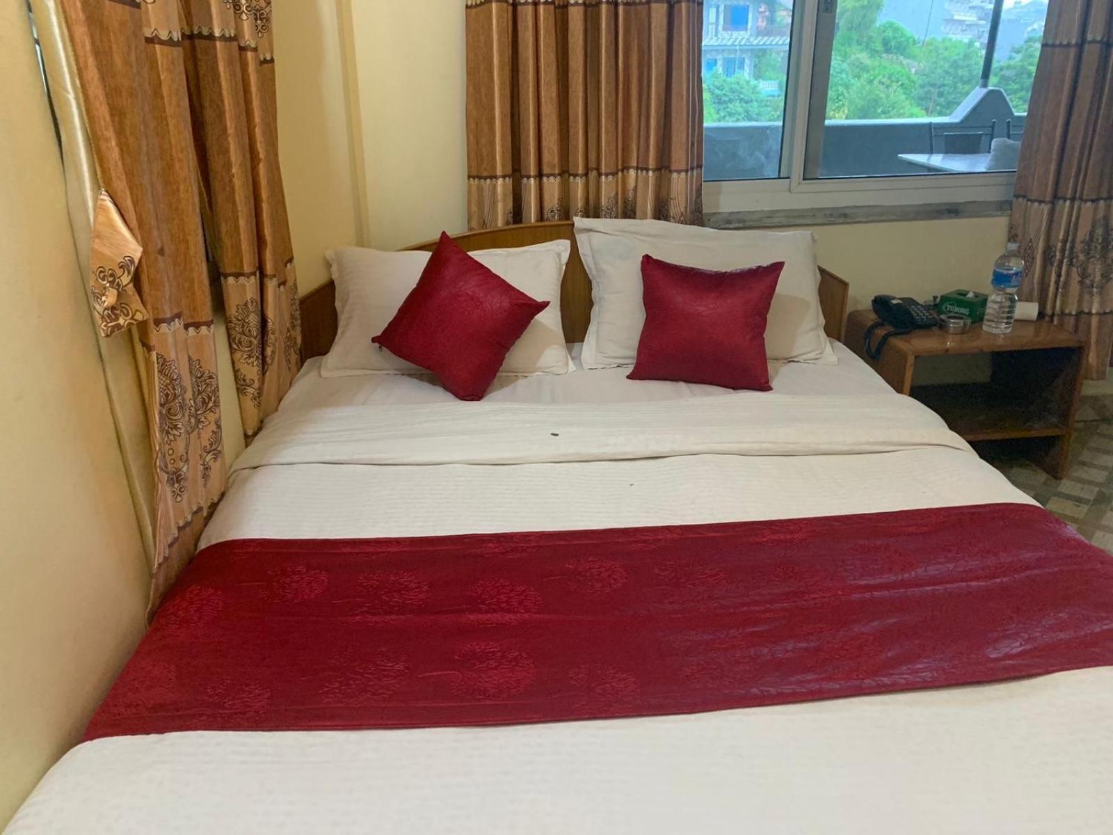 The Tranqulity Inn Pokhara Extérieur photo